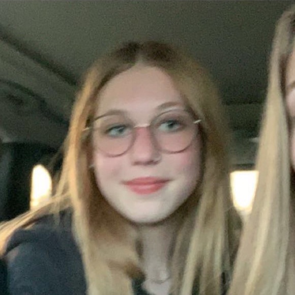 Meet your Posher, Keely - Picture 1 of 1